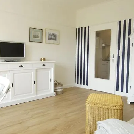 Capitainerie - Maritim Und Nah Am 公寓 万根沃格